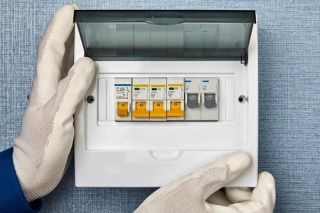 Mise aux normes &eacute;lectriques &agrave; Pelousey : tout ce qu'il faut savoir